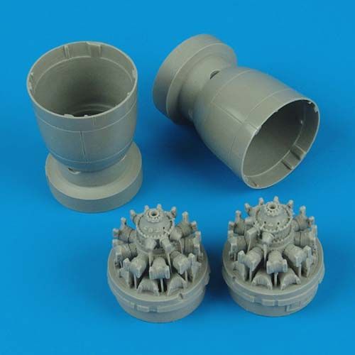 1:72 F7F Tigercat engines