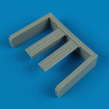 1:72 B-24 Liberator correct front undercarriage covers