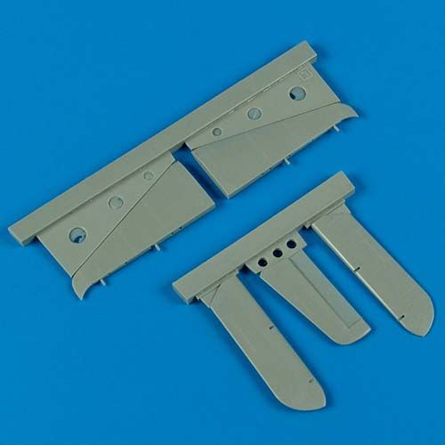 1:72 F6F Hellcat separated tail planes