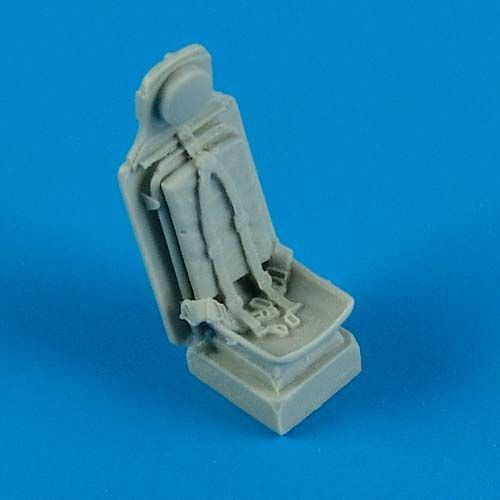 1:72 P-51D Mustang seat with safety belts
