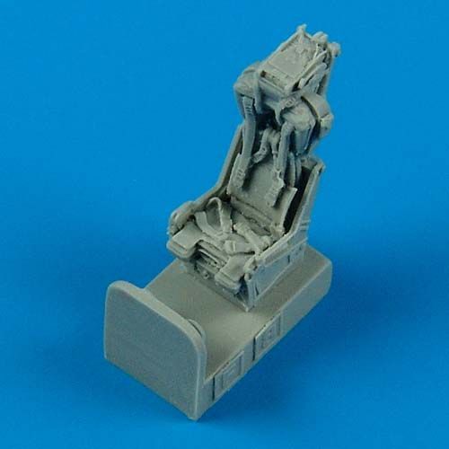 1:72 F-8 Crusader ejection seat with safety belts