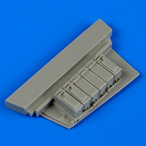 1:72 F-15C Eagle electronic boxes