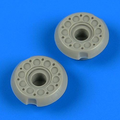 1:72 Heinkel He 111 front of engine