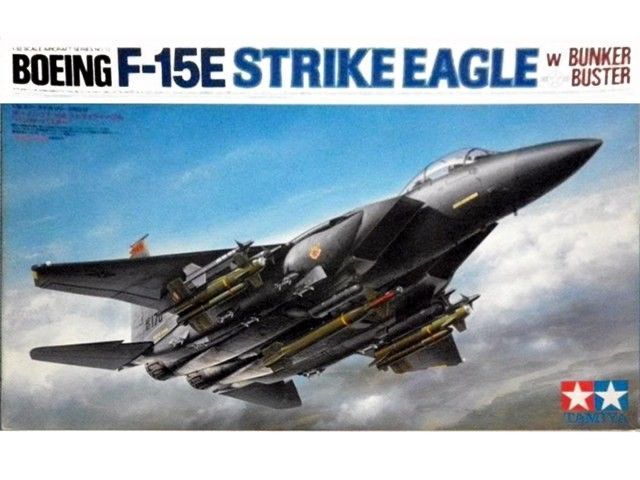 1:32 F-15E Strike Eagle w/bunker buster