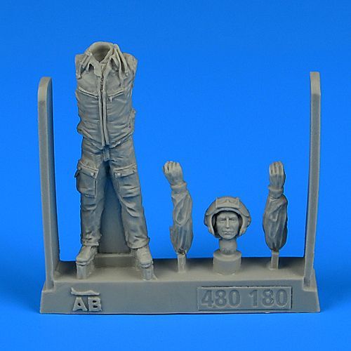1:48 Modern Soviet Fighter Pilot with HUD