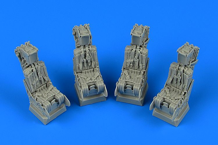 1:48 EA-6B Prowler ejection seats with safety belts