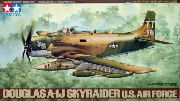 1:48 DOUGLAS A-1J SKYRAIDER USAF