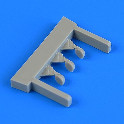 1:48 Hawker Hurricane Circural Mirror