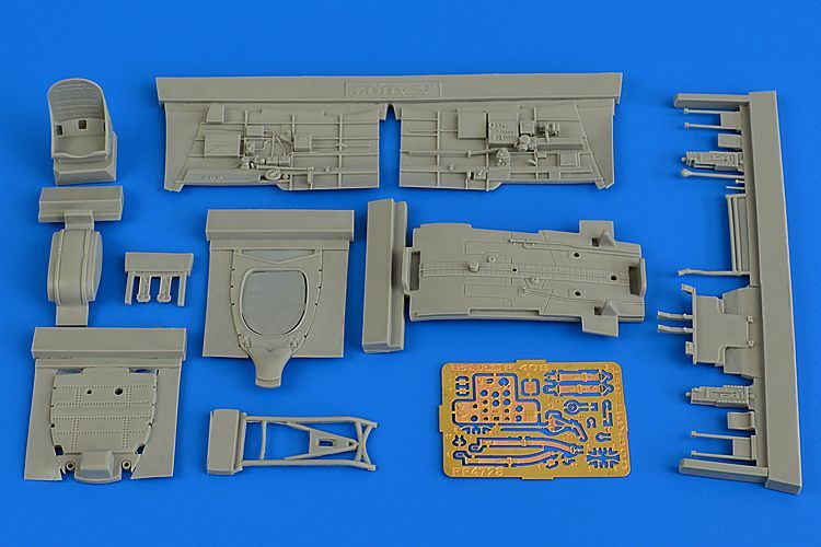 1:48 P-40B Warhawk cockpit set