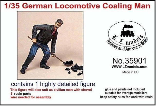 1:35 German Locomotive Coaling Man