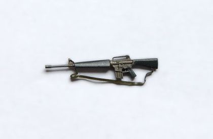 1:35 Puška M-16