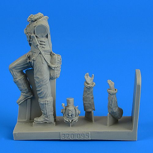 1:32 RAF Fighter Pilot WWII