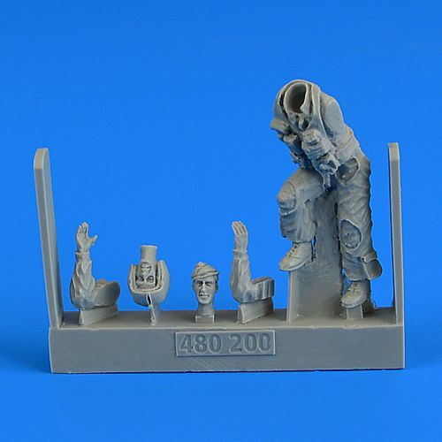 1:48 USAF Fighter Pilot on the ladder