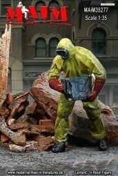 1:35 Survivor in Radiation Suit + Jerry Can