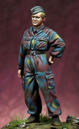 1:35 SS panzer crewman