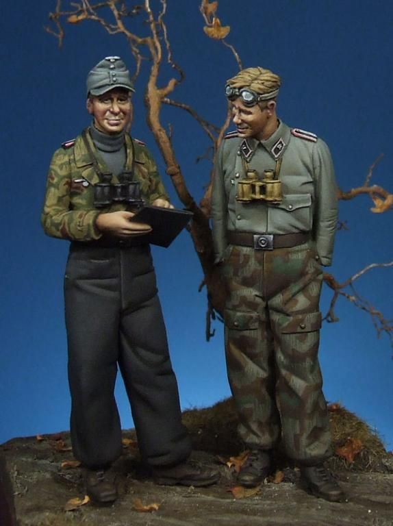 1:35 German panzer officer & NCO