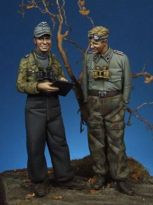 1:35 German panzer officer & NCO