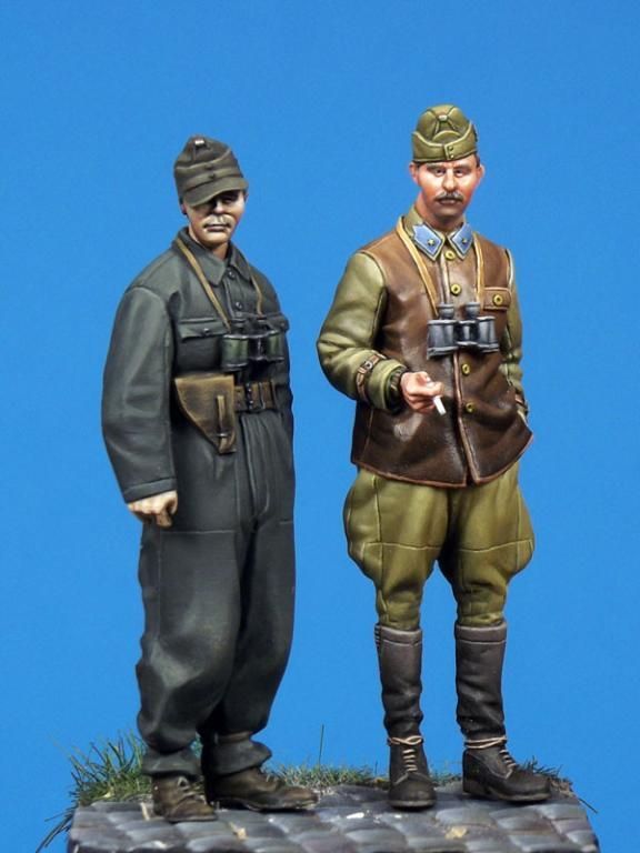 1:35 Hungarian SPG Officer & Panzer Officer