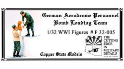 1:32 German aerodrome personnel bomb loading
