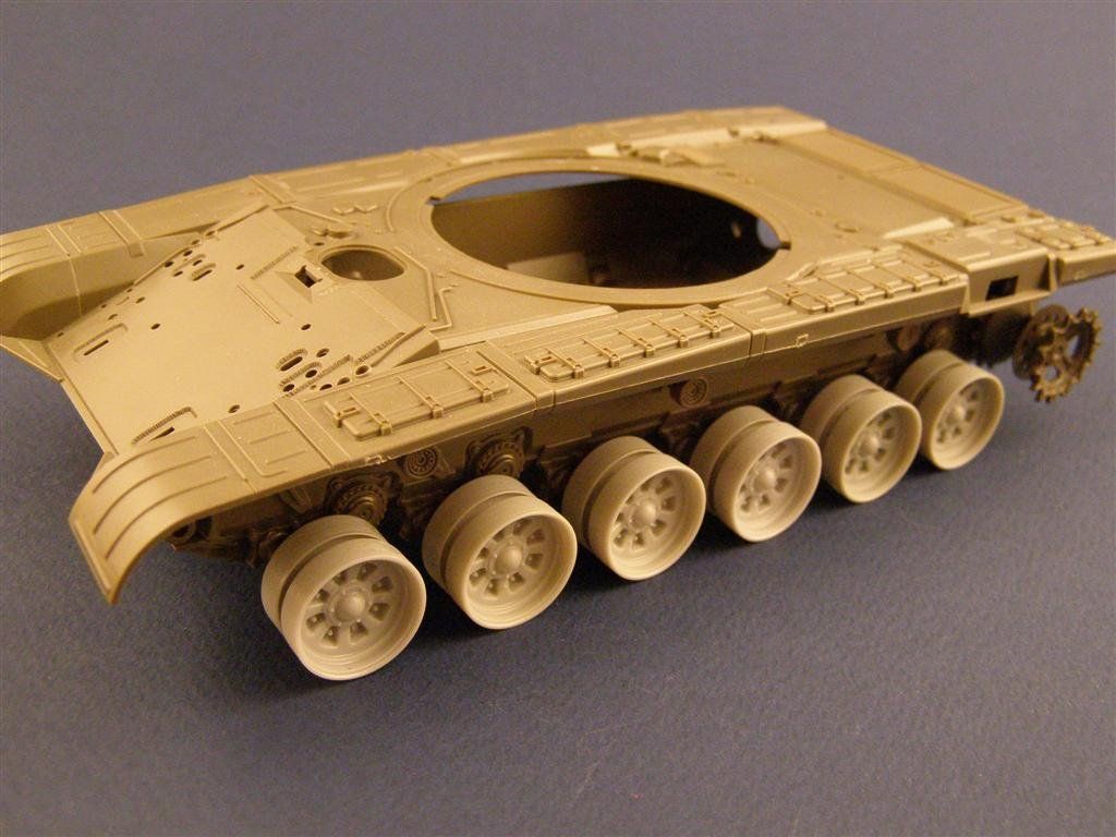 1:35 Burn out Wheels for T-72 Tank
