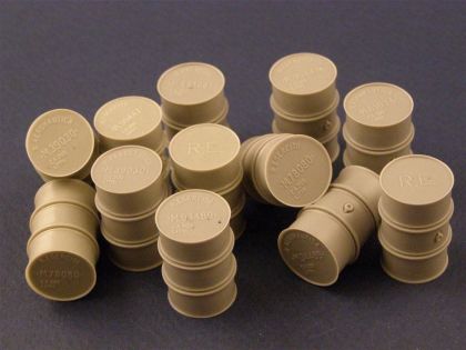 1:35 WW II Italian Fuel Drums (200l)