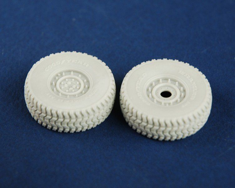 1:35 Road wheels for HUMVEE (late pattern)