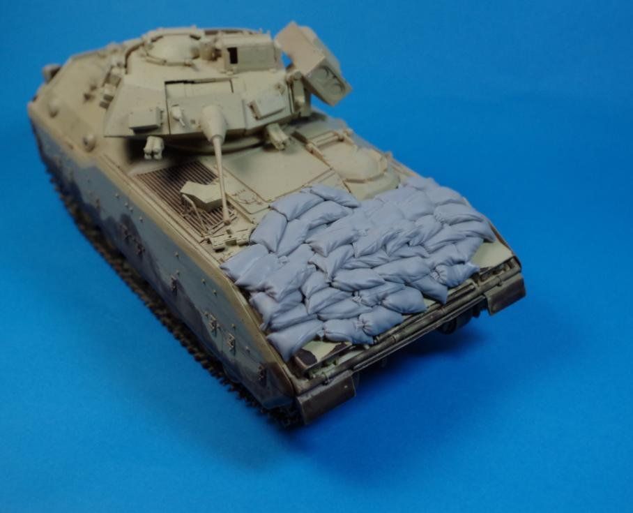 1:35 Sand armor for M2 “Bradley”