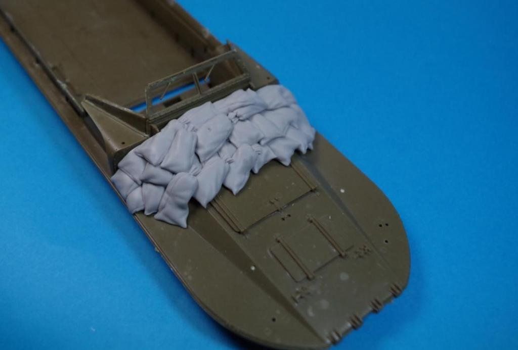 1:35 Sand armor for “DUKW”