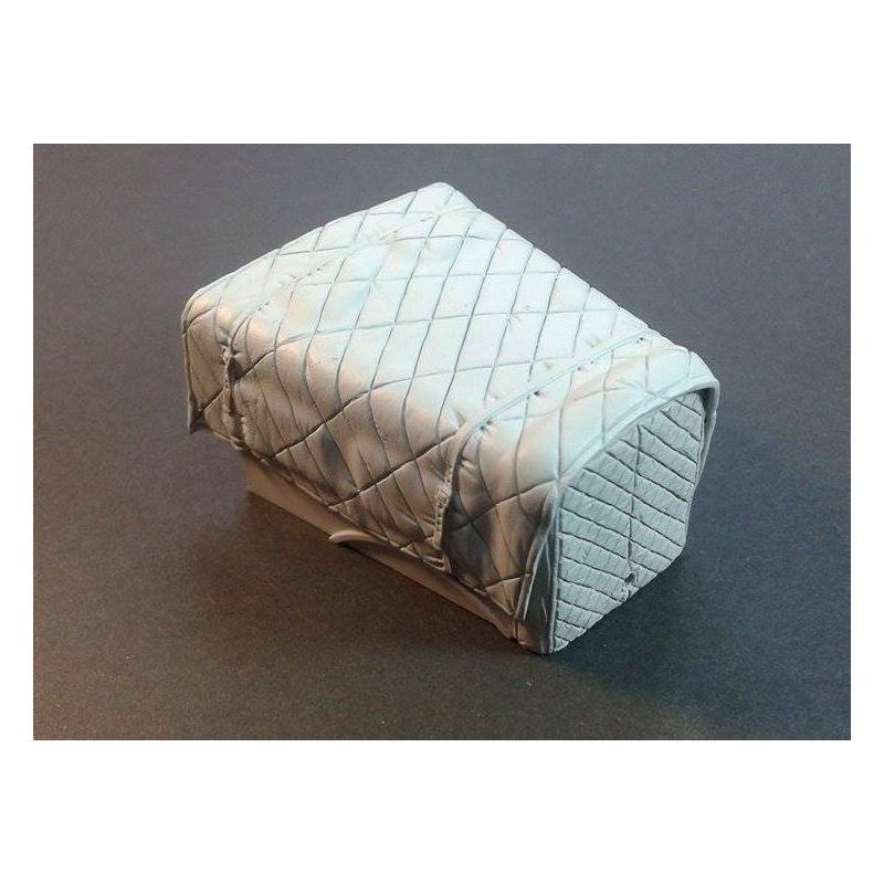 1:35 “Einheitsdiesel” engine deck with canvas cover