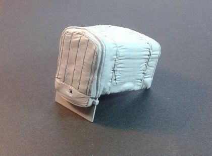 1:35 ZiS -5 engine deck with canvas cover (ZVEZDA Kit)