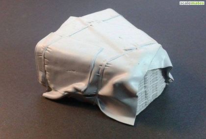 1:35 Sd.Kfz 7  engine deck with canvas cover (Trumpeter kit)