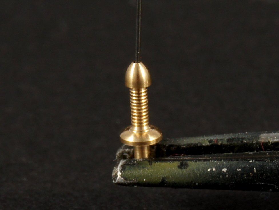 1:35 WWII Soviet AFV antenna mount (1939-42) with rods