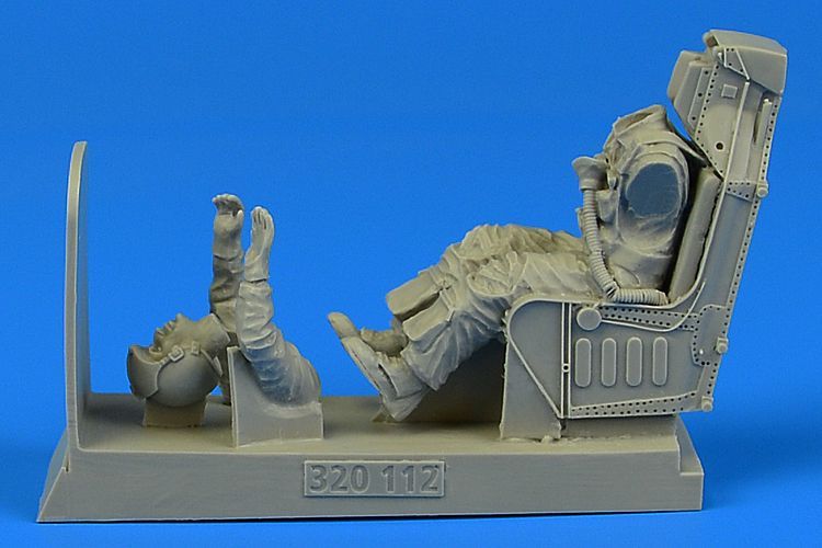 1:32 US Navy Pilot for A-4 with ejection seat