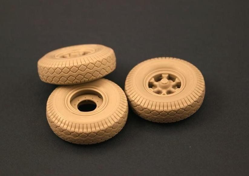 1:35 Road Wheels with spare for Sd.Kfz.9 “FAMO”