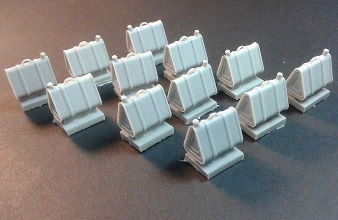 1:35 WWII 20l German triangular canisters (12pcs)
