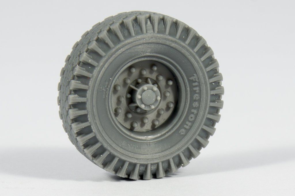 1:35 Chevrolet LRDG Road wheels (Firestone 2)