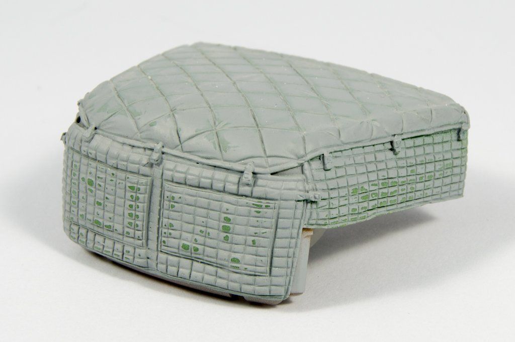 1:35 ZIL-131 engine deck with canvas cover