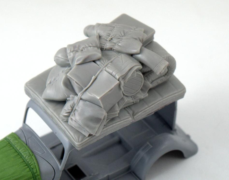 1:35 Stowage set for civilian staff cars