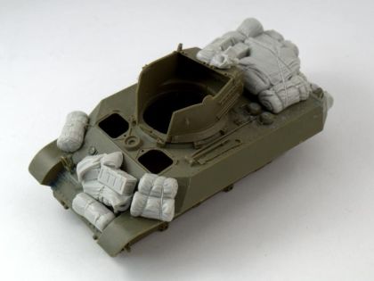 1:35  Stowage set for M3A3 “Stuart” V (British Army)