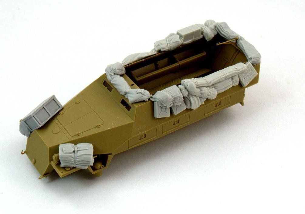 1:35 Stowage set for Sd.Kfz 251 Ausf D