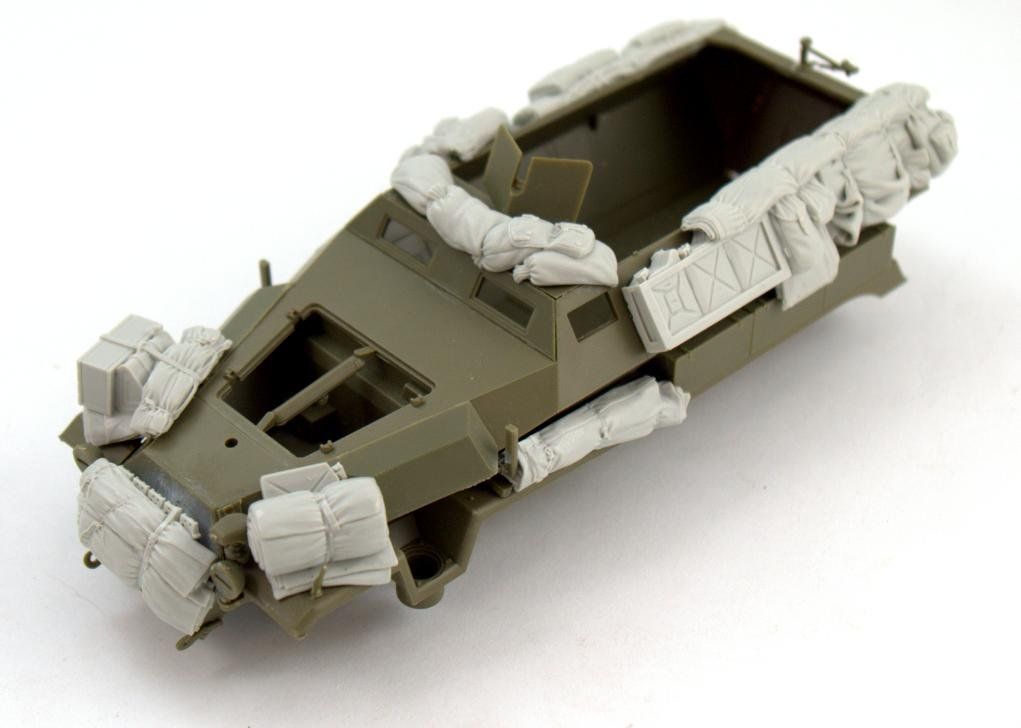 1:35 Stowage set for Sd.Kfz 251C