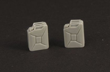 1:35 WWII German 20l Canisters Late Pattern (12pcs)