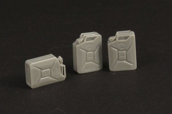1:35 WWII British 20l Canisters Late Pattern (12pcs)
