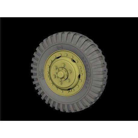 1:35 Front Road wheels for M3 “Half Track” (Firestone)