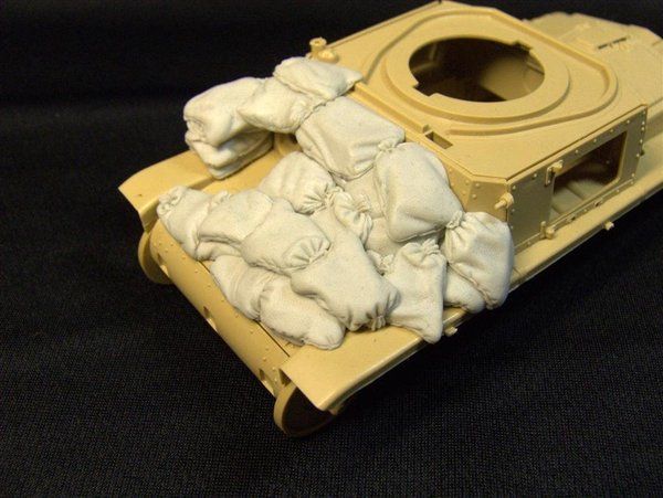 1:35 Sand Armor for Fiat 13/40 (Tamiya Kit)