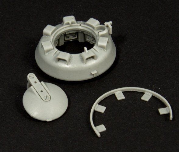 1:35 Pz.Kpfw V Panther A/G Commander Copula
