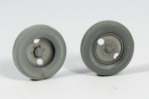 1:35 Mercedes 1500 Early 2 holes Road wheels (Commercial pattern)