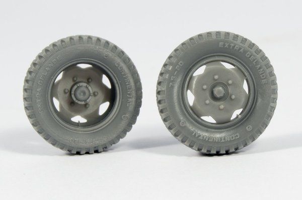 1:35 Mercedes 1500 Late 6 holes Road wheels (Gelande pattern)