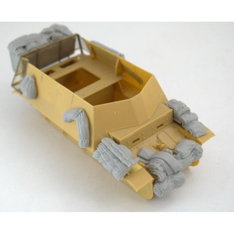 1:35 Stowage set for Marder II D