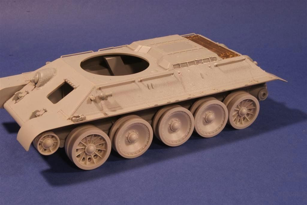 1:35 T-34 with captured Panther Road Wheels (183 and 174 Zavod)
